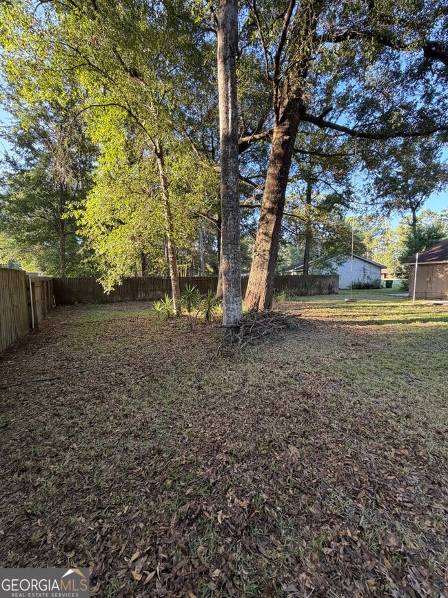 Building Photo - 107 Pineneedle Ct