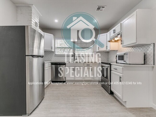 Building Photo - Norman 3 Bed 2 Bath New Custom Build Available for Immediate Move!!