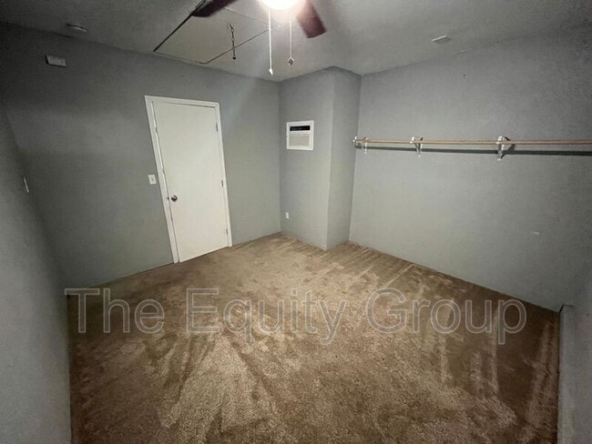 Building Photo - 4907 W Howard Ave