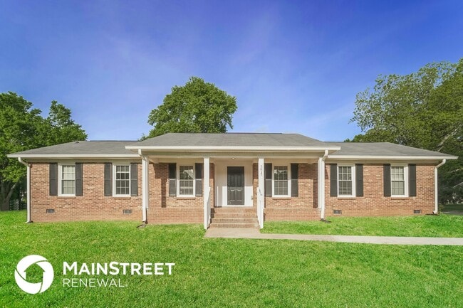 Building Photo - 5815 Mallard Dr S