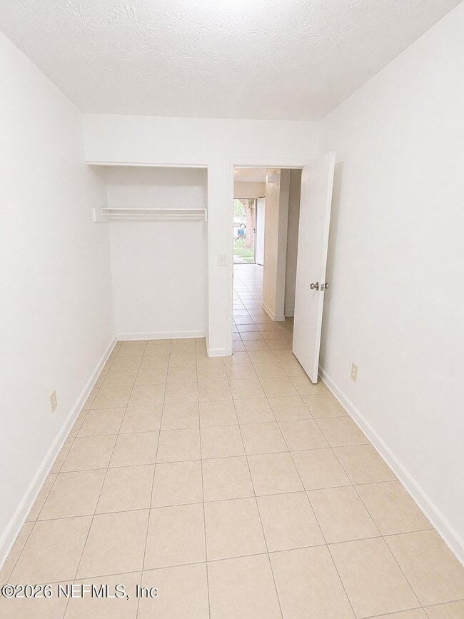 Building Photo - 7104 Ken Knight Dr W