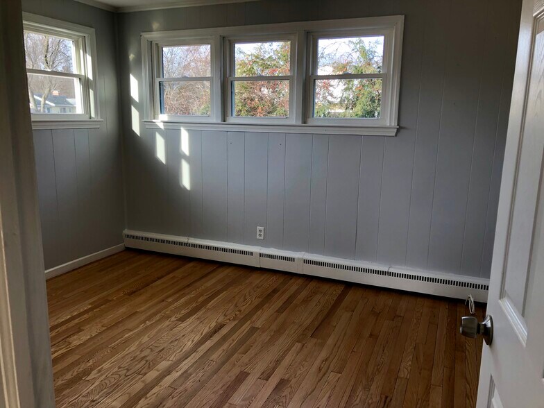 Building Photo - 27 Campbell Dr