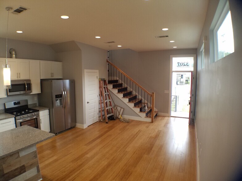 Living Room &amp; Downstairs Half Bath - 3205 Gravier Street