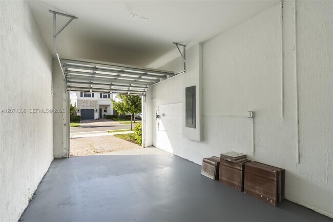 Building Photo - 2408 NW 131st Cir