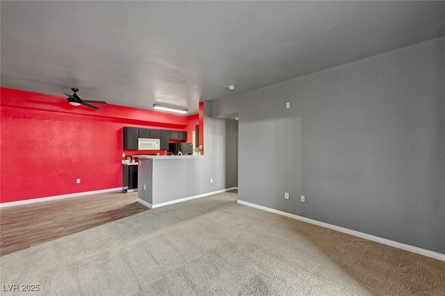 Building Photo - 231 W Horizon Ridge Pkwy