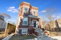 Building Photo - 5618 S May St