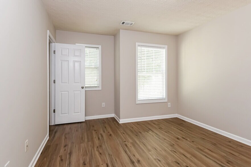Building Photo - 906 Gardenia Curve
