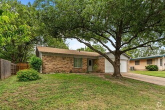 Building Photo - Brand new renovated home - don't miss out!