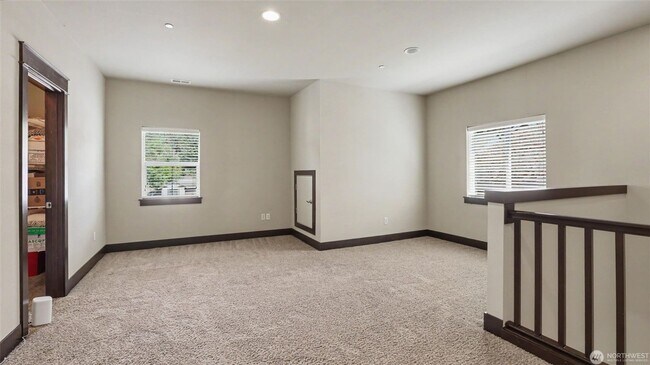 Building Photo - 1357 Elma Pl NE