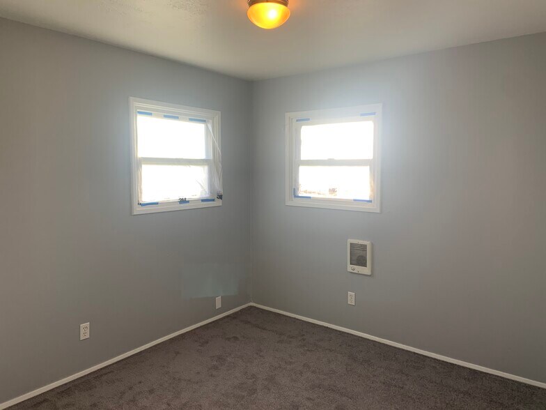 Building Photo - 8608 SE Bybee Blvd