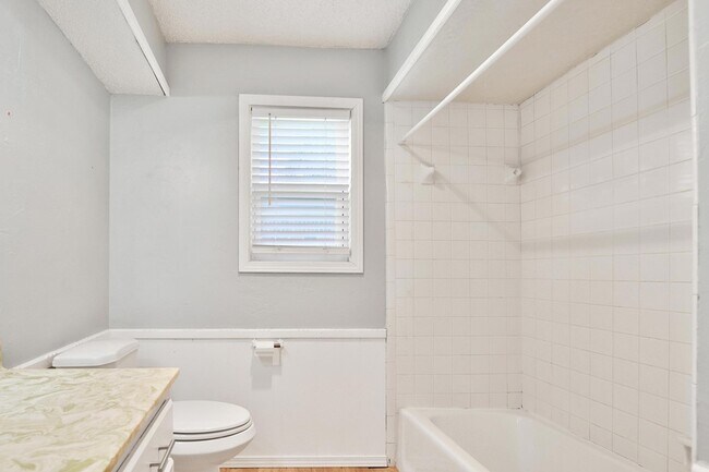 Building Photo - 4818 73rd St