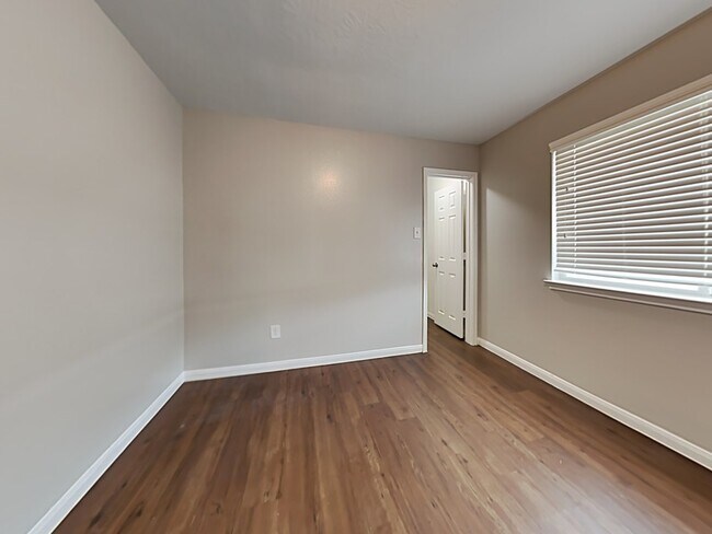 Building Photo - 6027 Fergis Dr