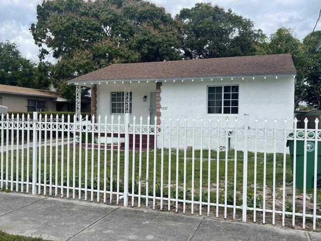 Building Photo - 1225 NW 45th St