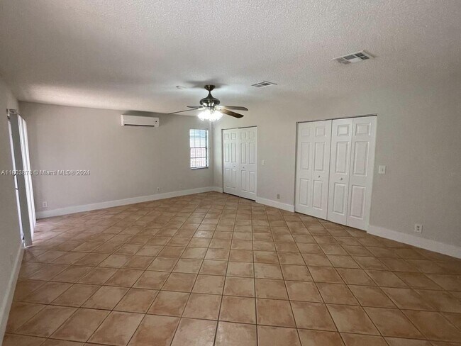 Building Photo - 15972 E Wind Cir