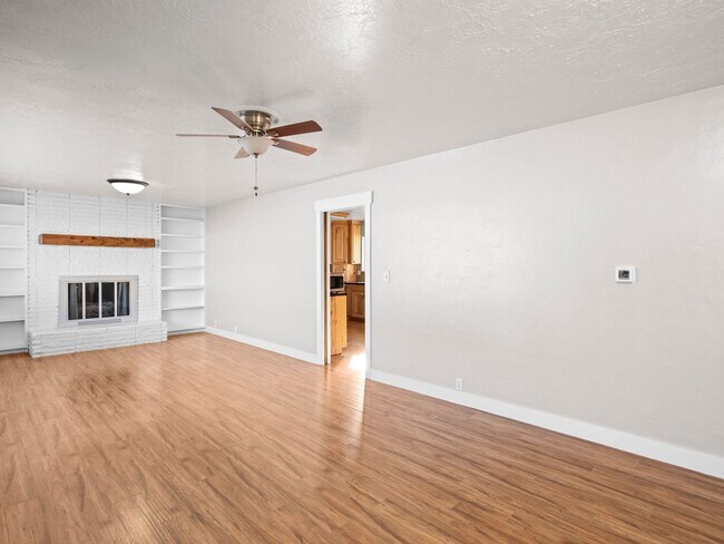 Building Photo - Beautiful home for rent!