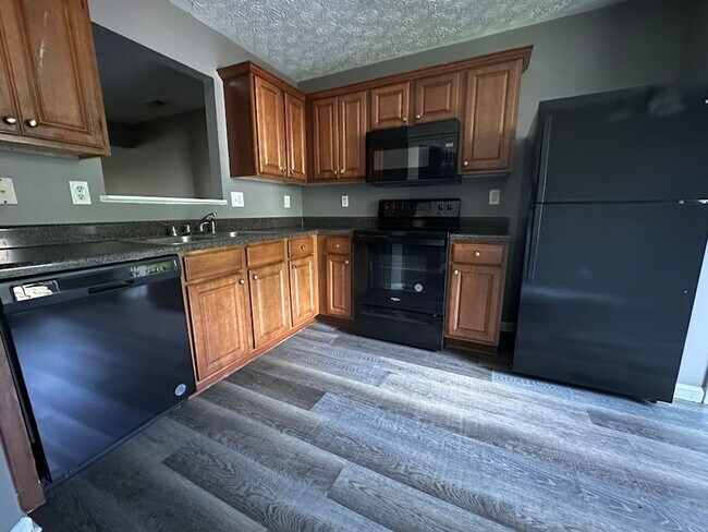 Building Photo - 3 Bed 3 Bath in Lithonia!