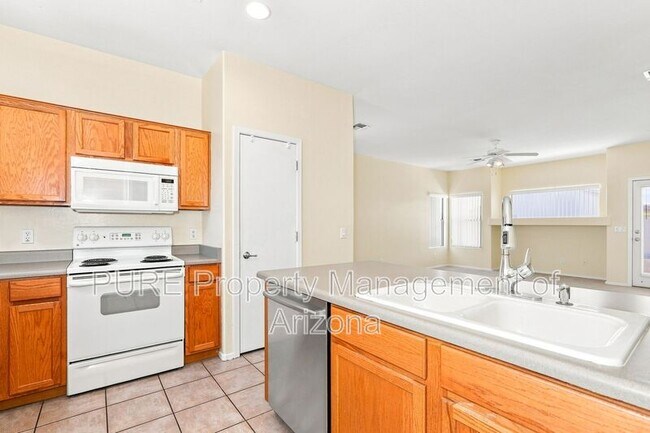 Building Photo - 2807 E Morenci Rd