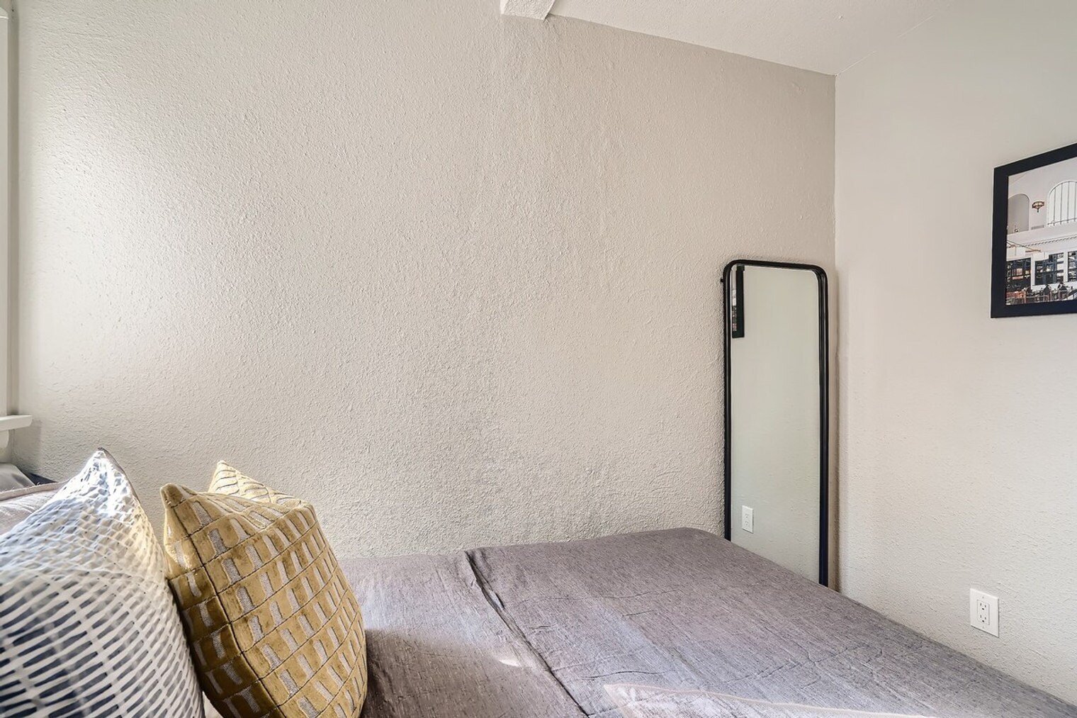 Building Photo - 601 S Pennsylvania St