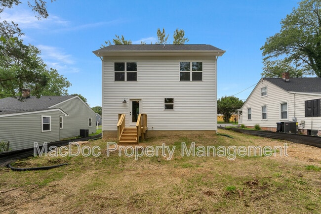 Building Photo - 105 Hillcrest Dr