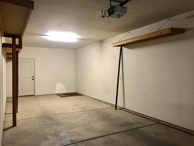 Building Photo - **Beautiful Little Valley Home**