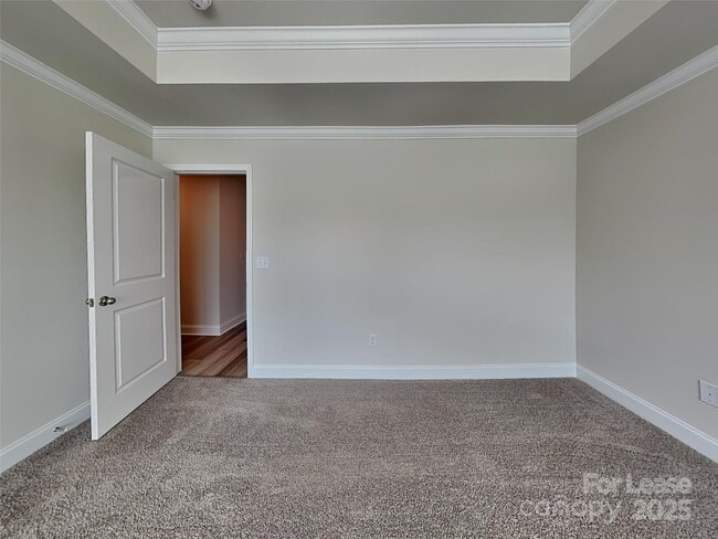 Building Photo - 212 Queenshall Rd