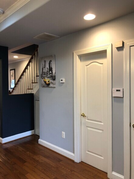 Building Photo - 734 Quincy St NW