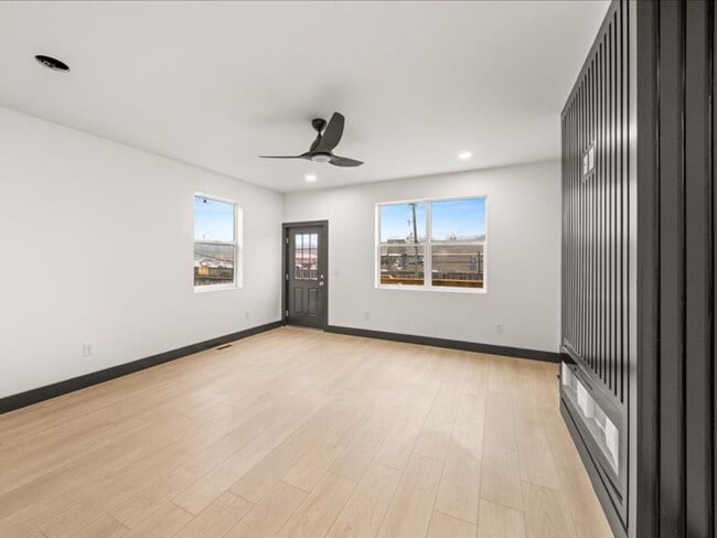 Building Photo - Knoxville 37914 - 3 bedroom, 3 bath stunni...