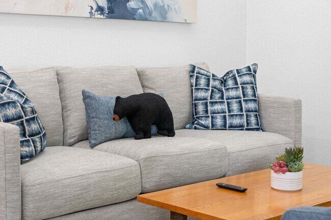 Building Photo - 275 Ozark Mountain Resort Dr