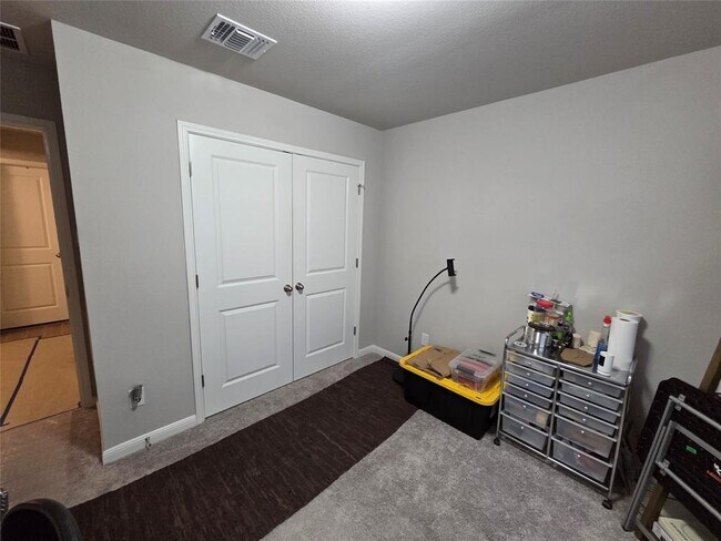 Building Photo - 208 Comet Pointe Dr
