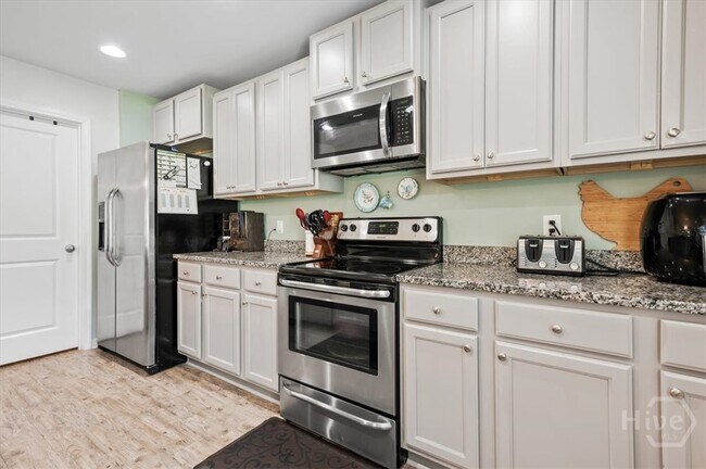 Building Photo - 4 Gardenia Dr
