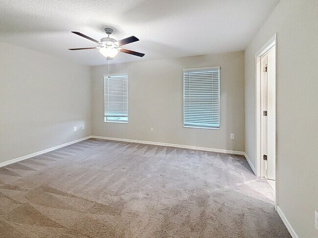 Building Photo - 7012 Samuel Ivy Dr