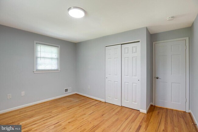 Building Photo - 1208 Forestwood Dr