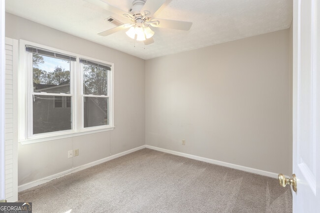 Building Photo - 801 Agate Edge