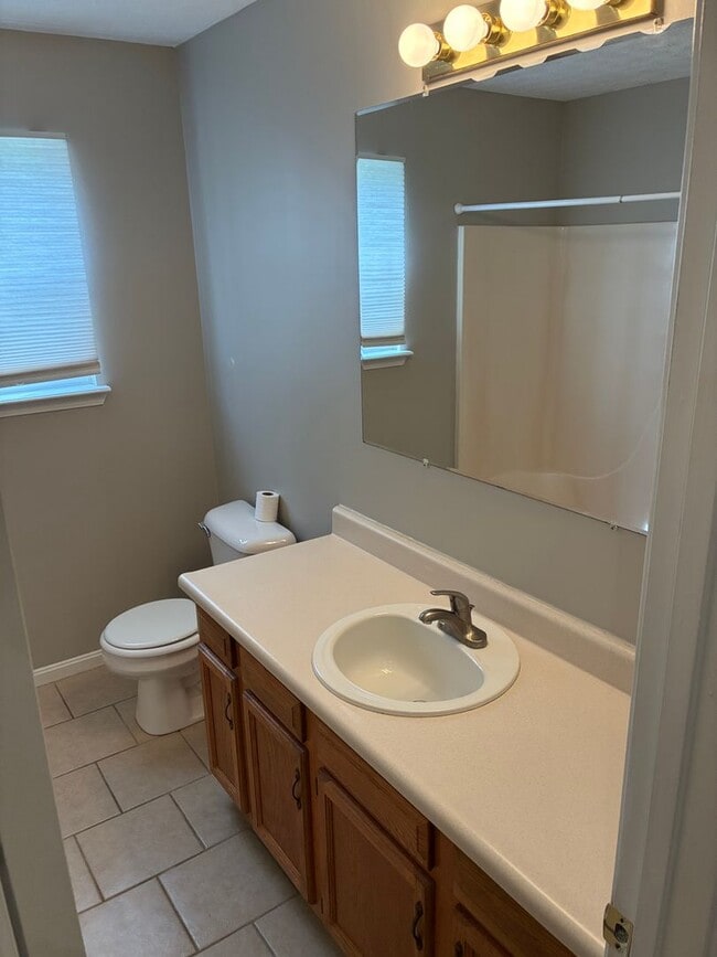 Building Photo - **NEW PRICE**   **New Paint**   **New Carpet**  Ready for YOU!!