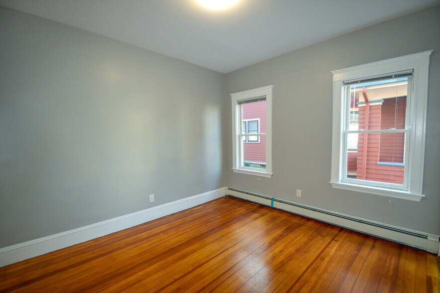 Building Photo - 65 Mapleton St
