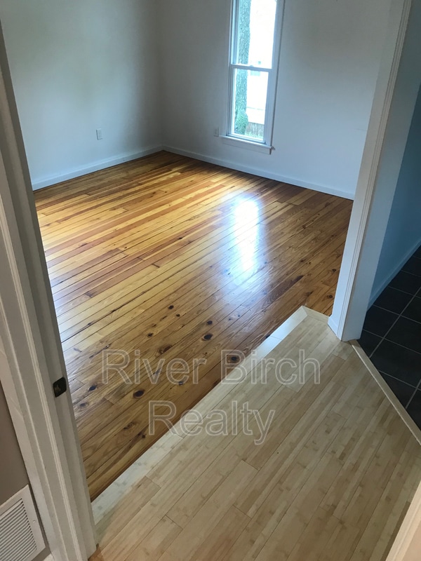 Building Photo - 1312 Monument Ave