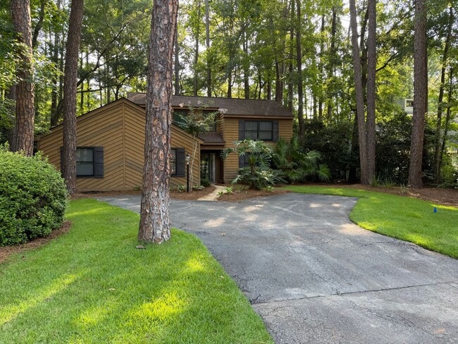 Primary Photo - Classic Three Bedroom Home in Hilton Head ...
