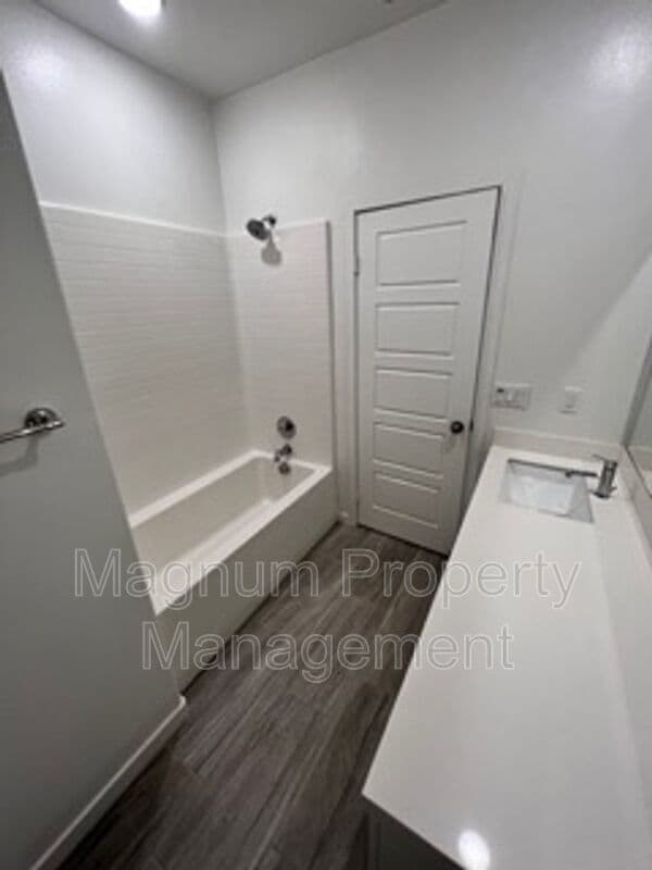 Building Photo - 30960 Falling Star Pl