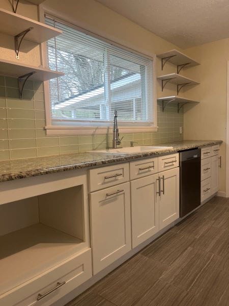 Building Photo - Hollywood Hills Subdivision Mid-Mod Ranch Available Now!