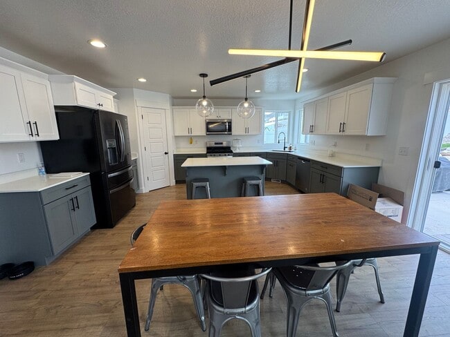 Building Photo - Beautiful Saratoga Springs home for rent!