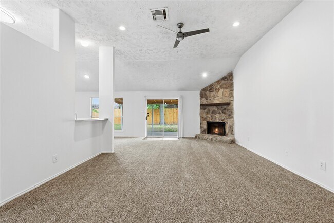 Building Photo - 16826 Carbridge Dr