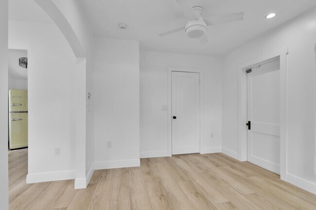 Building Photo - 315 S K St