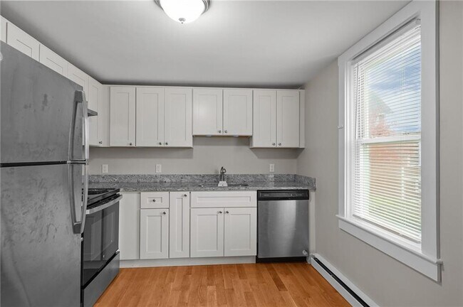 Building Photo - 54 Hillside Ave