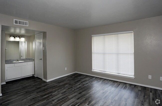 2Bd/1.5 Bath Town Home - XNewport Landing