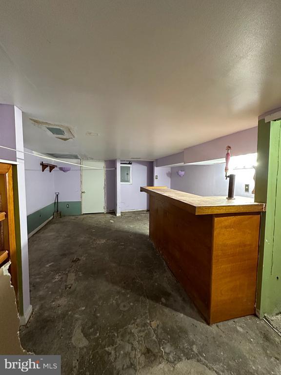 Building Photo - 2046 Conlyn St