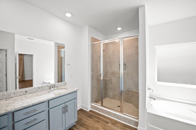 Building Photo - DON'T MISS OUT!