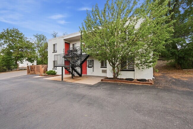 Building Photo - $1,440.95 with $300 Off the first month's rent,  2 Beds - 1 Bath, Condo in Denver with Granite Co...