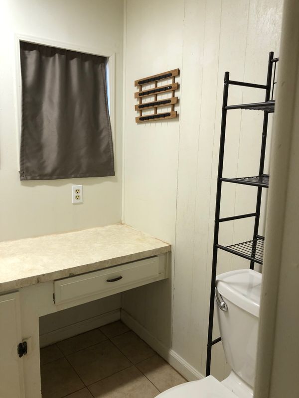 Building Photo - 5449 Bain St