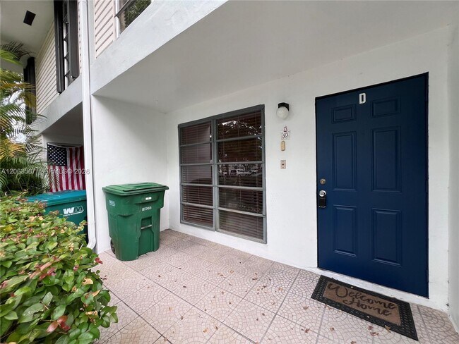 Building Photo - 2750 N 34th Ave