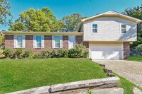 Building Photo - 1401 Jennifer Dr